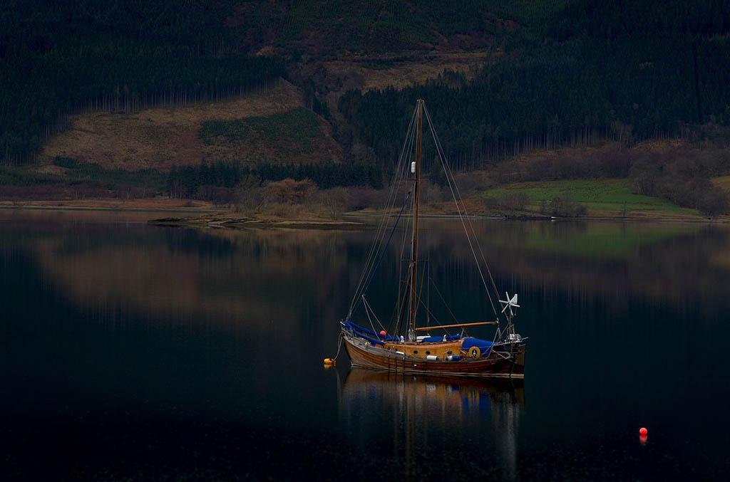 Waiting at Loch Leven